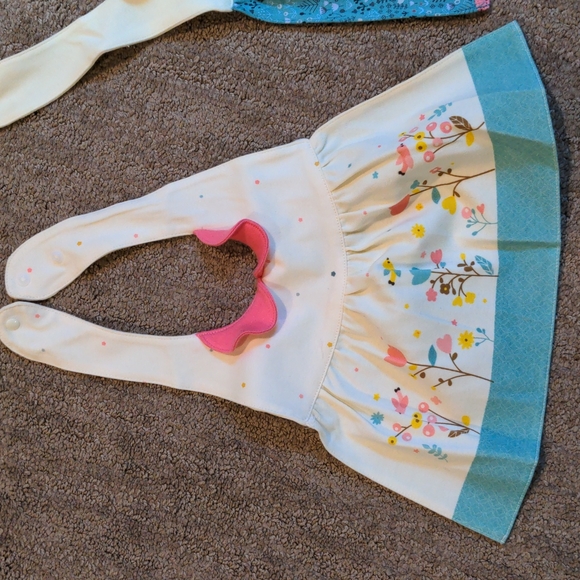 2 Waterproof Decorative bibs - Picture 2 of 5